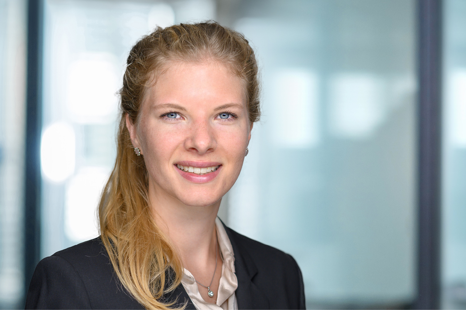 Lina Dietiker da professionals: Lina Dietiker
